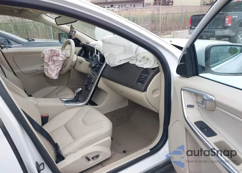 2013 Volvo Xc60 3.2 Premier z USA, uszkodzony, nr VIN YV4952DZ1D2454441